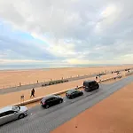 Bel Air - Beachside One-bedroom In T142 Appartement Oostende